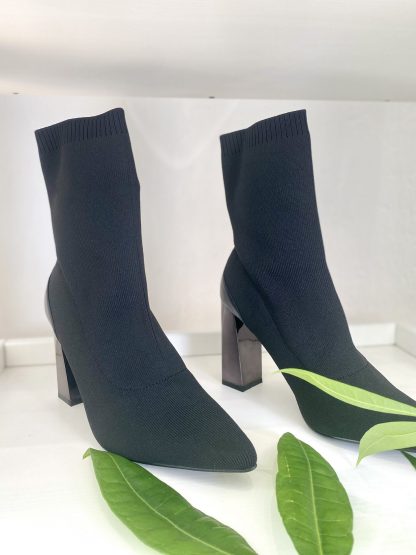 calzado-mujer-otoño-imprescindicbles-botines-negros-tacon