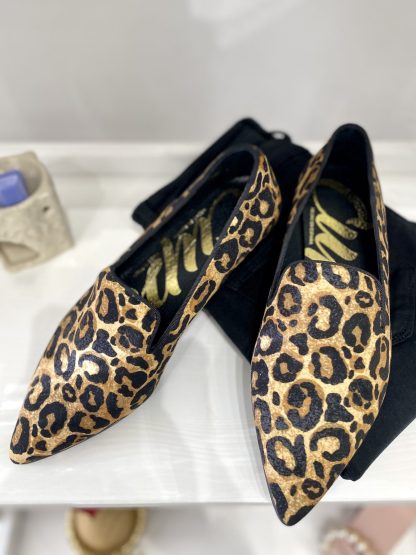 zapato-leopardo-mujer-con-esencia-moda-looks-casual