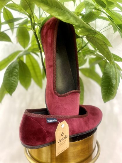 zapato-otoño-manoletina-granate-terciopelo-burdeos-nueva-coleccion