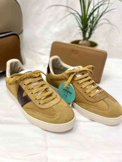 zapatilla-mujer-victoria-estilo-propio-calzado-con-esencia