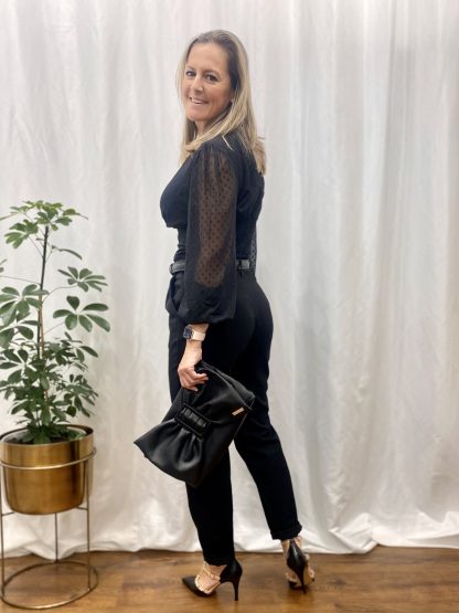 moda-mujer-elegante-shopping-pantalones-negro-vestir-talle-alto