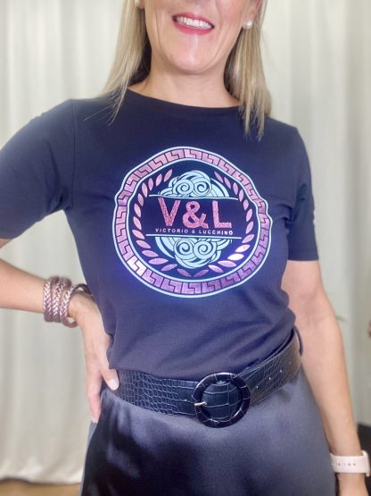 camiseta-victorio-negra-mujer-moda-otoño-tendencias-looks