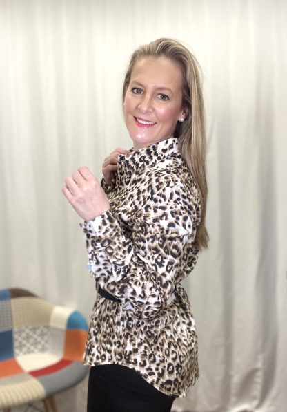 camisa-escote-pico-animal-Print-botones-manga-larga-fascino-Style-looks-casual