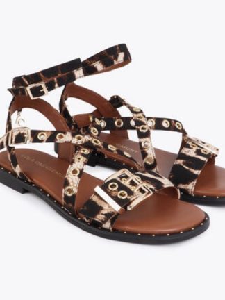 sandalia-mujer-verano-plana-hebillas-doradas