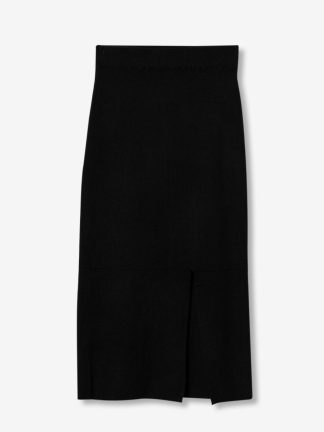 moda-mujer-casual-Style-fashion-con-esencia-falda-negra-abertura