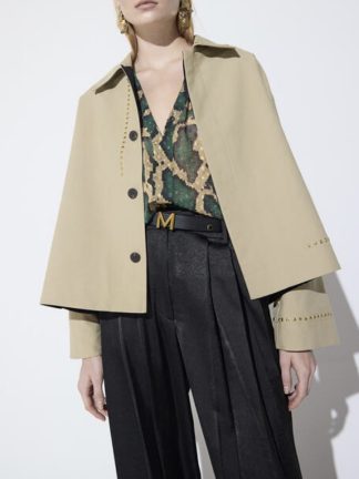 chaqueta-corta-finita-mujer-detalles-espalda